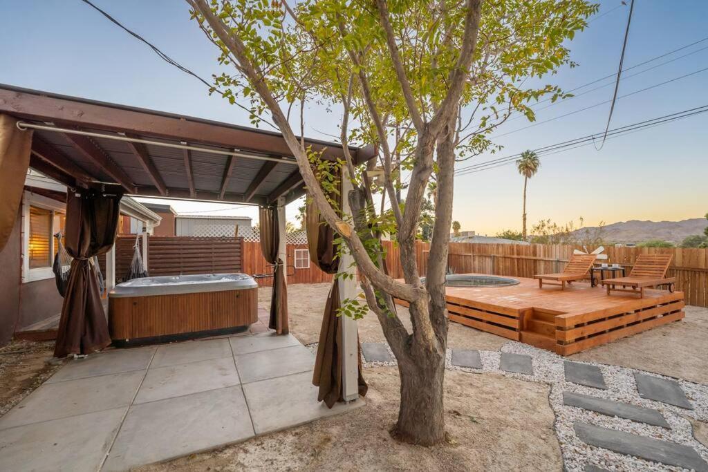 Villa Palm Vista Retreat *Hot Tub/Cowboy Pool/Hammocks* à Joshua Tree Extérieur photo